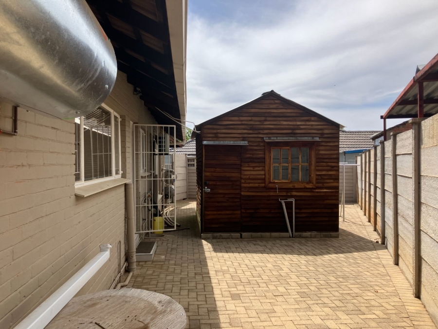 4 Bedroom Property for Sale in Fichardt Park Free State